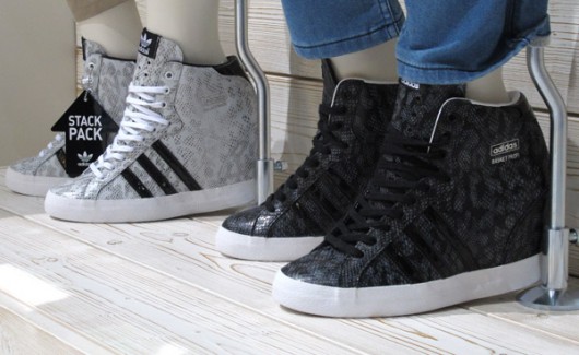 scarpe adidas con tacco