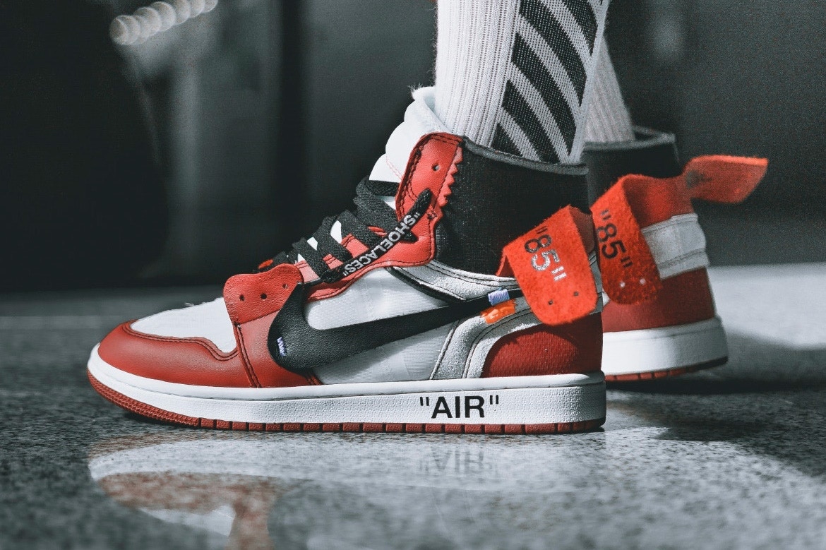 nike air jordan off white prezzo