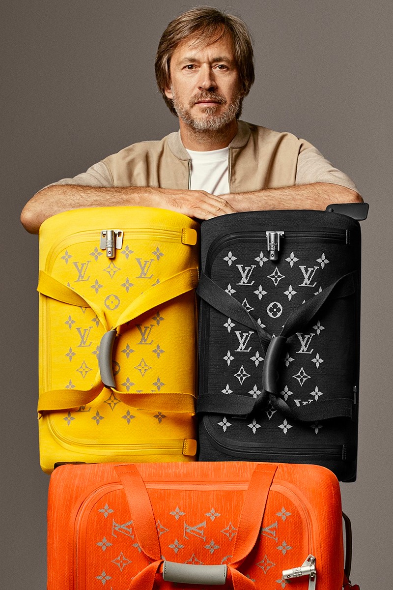 Louis Vuitton on X: In search of new perspectives. #LouisVuitton invited Marc  Newson to design its next generation of rolling luggage. Discover the  Horizon collection at   / X