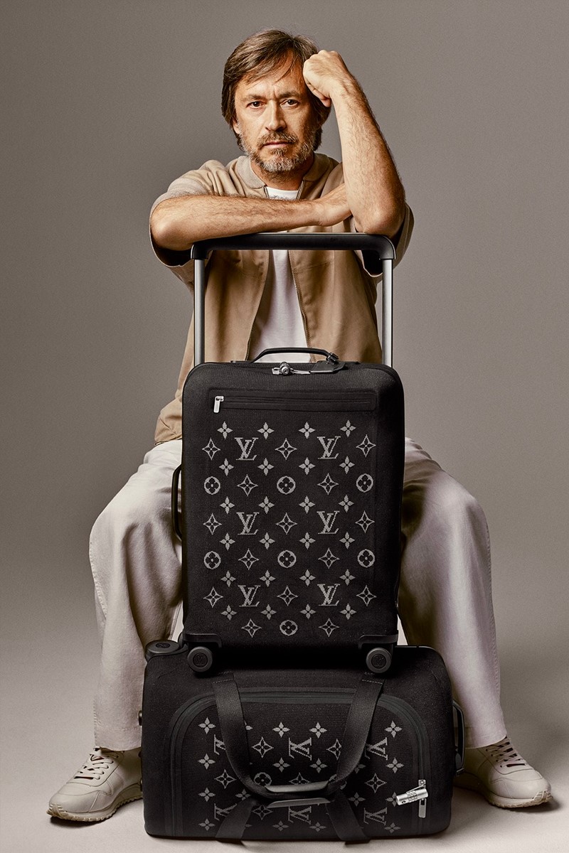 HORIZON SOFT: LOUIS VUITTON involves Marc Newson in a new travel collection  - Excellence Magazine