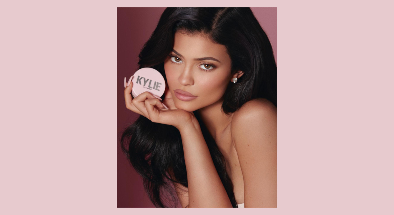 Kylie Jenner Sells Stake In Cosmetics Company For 600m 49 Off 